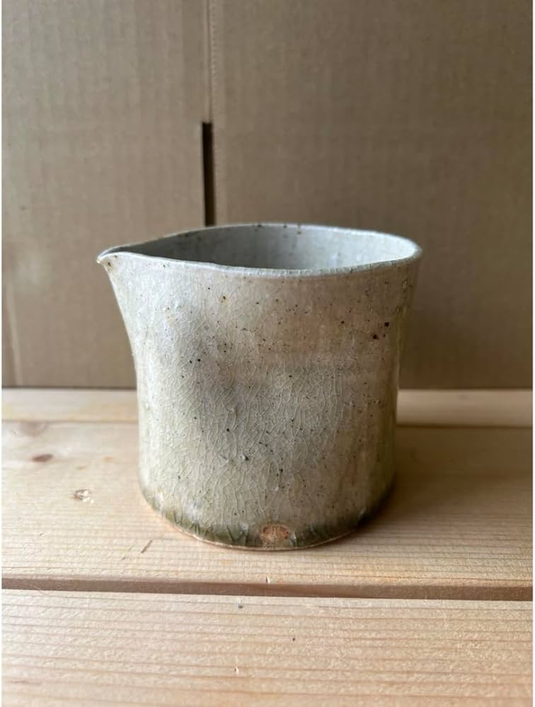 宮城陶器　やちむん Amazon.co.jp: 宮城陶器 片口 やちむん 沖縄 : Home & Kitchen